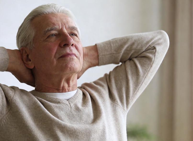 背包重肩周炎_肩周炎 瘫坐沙发 肩膀疼痛