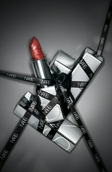 NARS敢耀唇膏(节日限量)