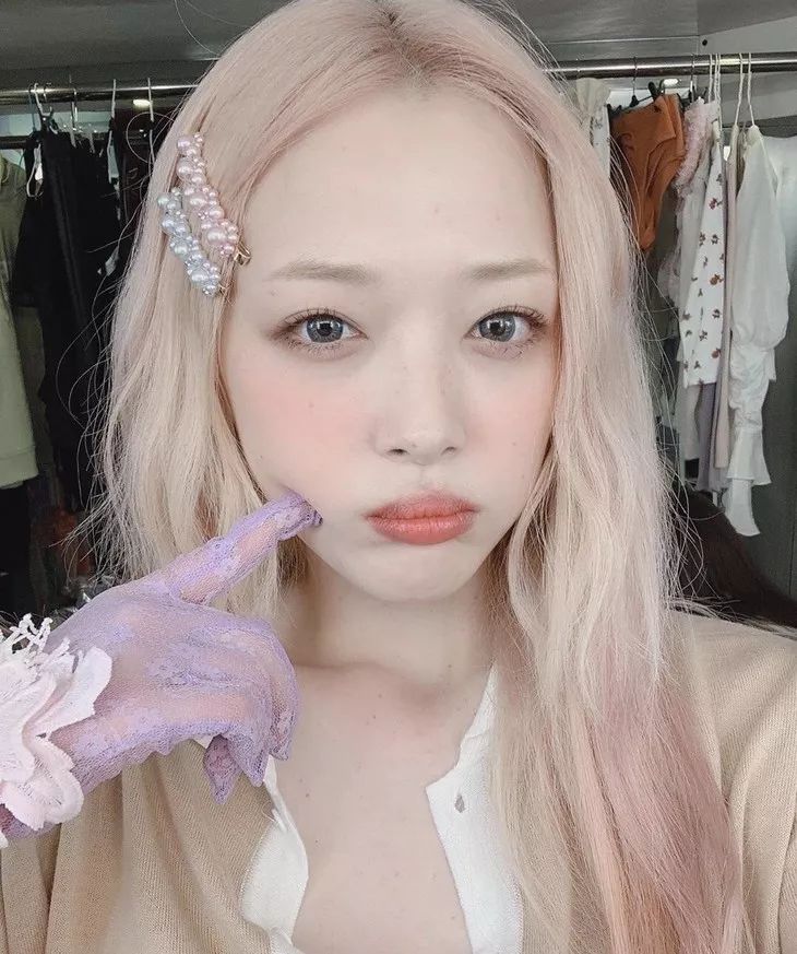 画好腮红真的很重要_腮红色系选择和画法_nars高光修容盘