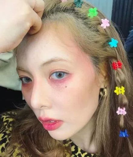 画好腮红真的很重要_nars高光修容盘_腮红色系选择和画法